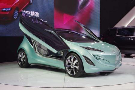 马自达在广州车展展示概念车“Mazda清”