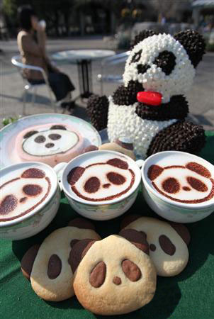 上野动物园出现熊猫商品 迎接两只赴日大熊猫