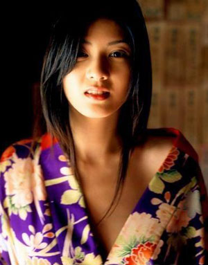 饭岛爱死前情况曝光 疑患被害妄想症