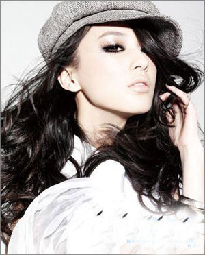 烟熏妆打造女王气场