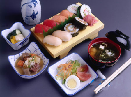 【文化差异】日本的冷饭与中国的热菜 饮食习惯大不同