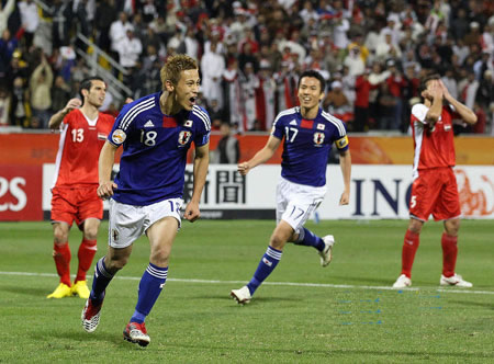 门将吃红牌 日本队10人点球2-1胜叙利亚