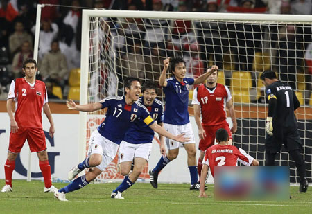 门将吃红牌 日本队10人点球2-1胜叙利亚