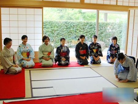 日本人的跪坐礼仪之说