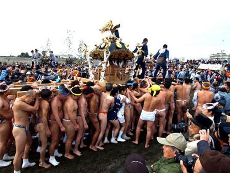 日本文化 日本三大“奇异节日”之一裸祭