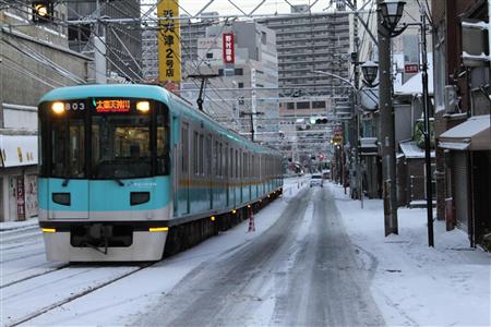 全日本普降大雪 十多万人出行受到影响