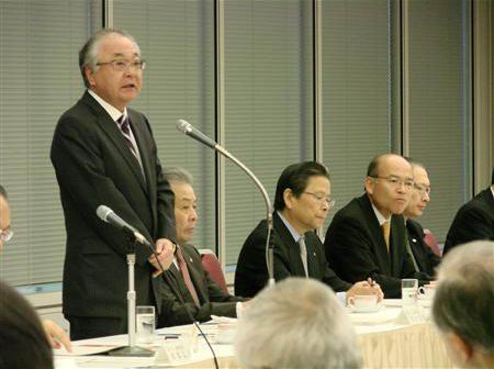 日本经团联和总工会间进行惯例的工资相关斗争