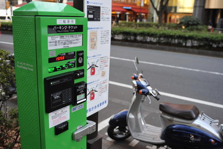 日本希望通过降低费用提高摩托车停车收费码表使用率