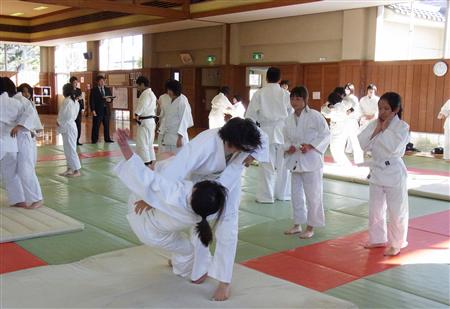 日本武道教育在示范校内进展顺利