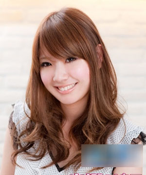 日系发型打造聚会焦点