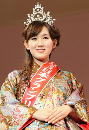 “日本小姐”选美——谷中麻衣夺魁