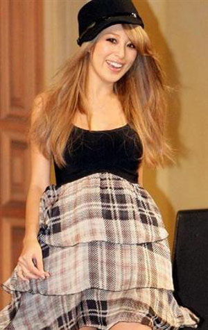 名模山本优希顺利产下自己第一胎 日本通