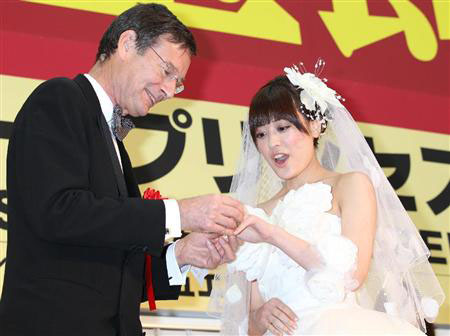 大岛优子与福田沙纪 婚礼珠宝女王