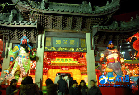 日本长崎灯会热闹喧天 市民与华侨华人同庆春节