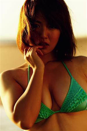 出道10周年 矶山沙耶香发行纪念写真集《AMISO》