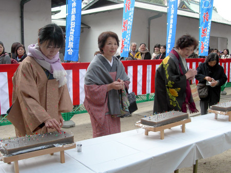 大阪天满宫举办“针祭” 祈愿裁缝技巧上升