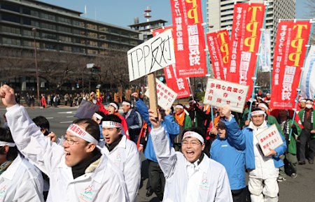 日本爆发示威游行 抗议政府准备加入TPP