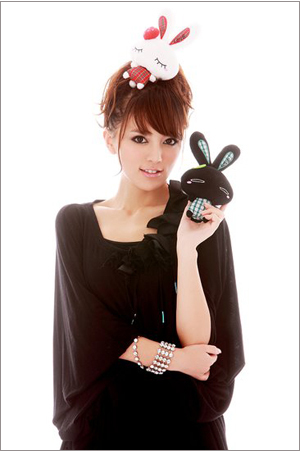 阿兰为日本“LOVE兔”进入中国造势