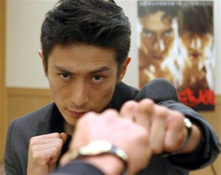 脂肪含量3% ——伊势谷友介用生命在演戏