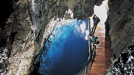 日本三大钟乳洞之一龙泉洞