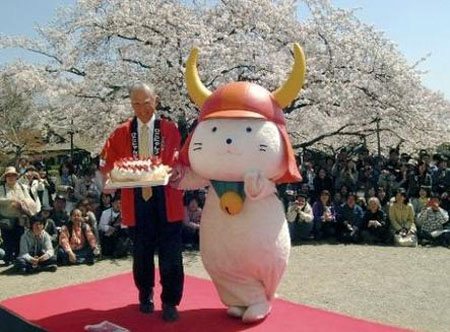 彦根市吉祥物彦根喵声援灾区并庆祝5岁生日