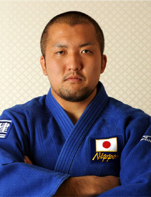 全日本柔道选手铃木桂治时隔4年再获冠军