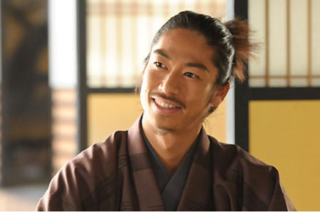 AKIRA演绎丰臣秀胜 与上野树里成“欢乐夫妻”