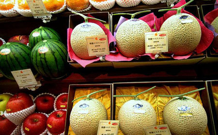日本水果高价位让人望而却步