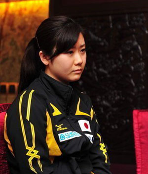 日本乒乓球明星赛场为地震举行募捐