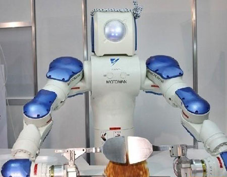 日本烹饪机器人面世 展示娴熟厨艺
