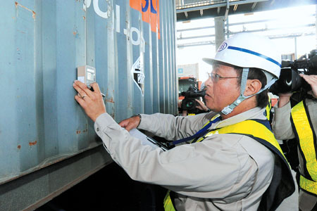横滨港等港口对出口集装箱和产品进行放射性物质检测