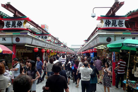 2948亿日元  2010年中国游客在日消费额位居首位