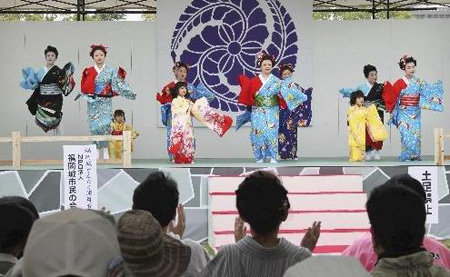 “博多DONTAKU港节”开幕   舞蹈、演奏表演沸腾全场