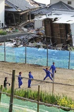 陆前高田市广田町将在海啸中受灾的农田改造成临时棒球场
