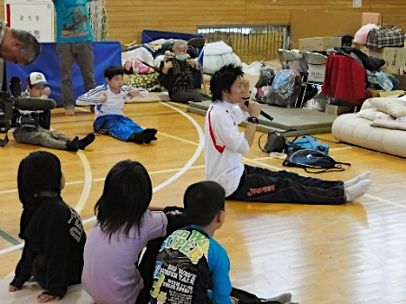 米田功在福岛县岩城市所办的“简单体操教室”大受好评