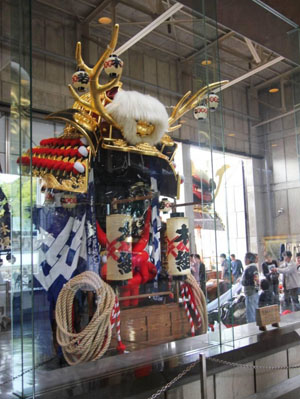 雄伟的日本花车——唐津市的“曳山”