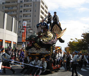 雄伟的日本花车——唐津市的“曳山”