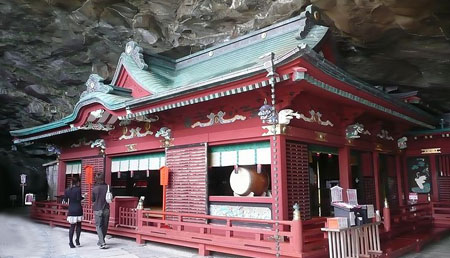 探秘日本唯一的洞穴神社——日南市鹈户神宫
