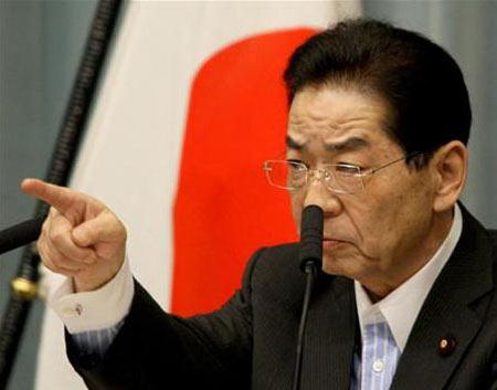 日本官房副长官仙谷由人批评民意调查结果