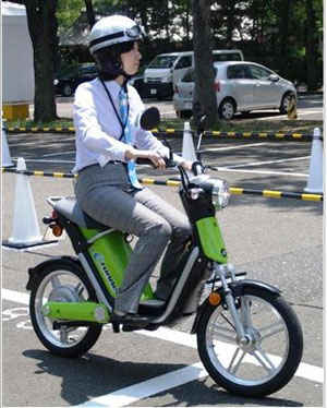 伊藤忠Enex推出电池可拆卸型电动摩托车