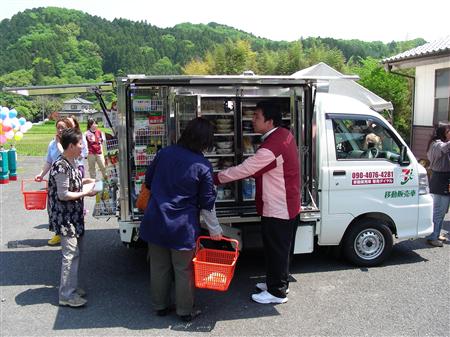 茨城县出现日本首家移动便利店 旨在解决偏远地区购物难
