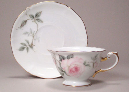 日本皇家御用陶瓷 大仓陶园新品玫瑰咖啡杯发布