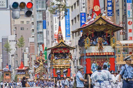 京都市预售祇园祭山形彩车游行的观众席座位票