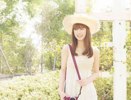 北川景子拍摄广告写真 笑容甜美气质清新