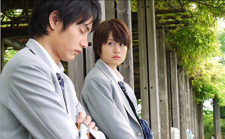 《花样少年少女2》官网更新剧照 校服展现青春活力