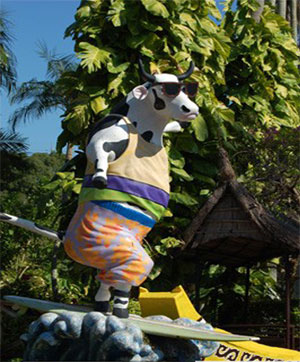 东南植物园的特色牛雕像