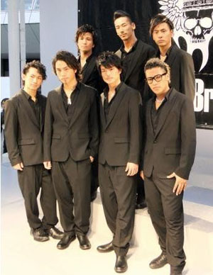 三代目J Soul Brothers重回出道圣地 举办专辑发行纪念活动