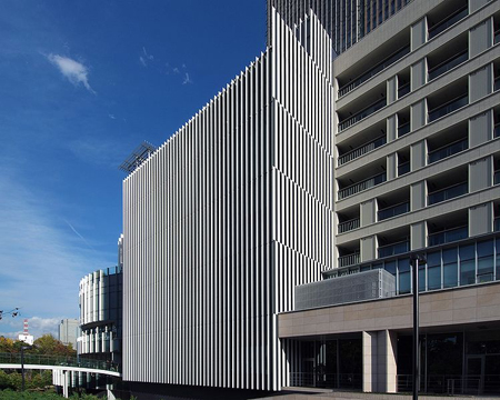 日本东京三得利美术馆凤凰与狮子展开幕