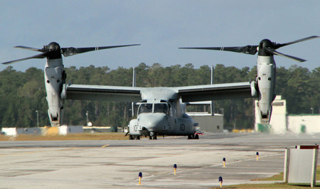 美军海军陆战队2012年开始将在普天间机场配备12架鱼鹰