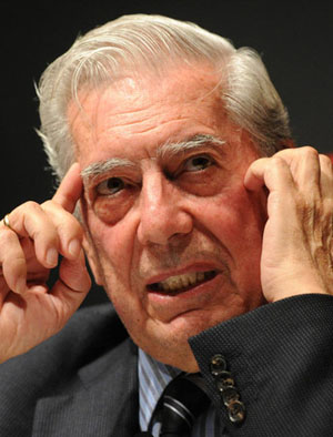 20日,作家马里奥·巴尔加斯·略萨到访日本并在东京举行记者招待会,他